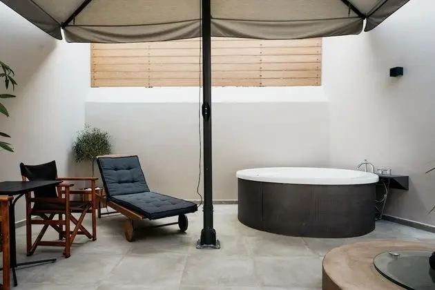 Superior Tek Büyük Yataklı Oda (Outdoor Hot Tub)