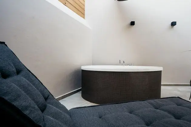 Superior Tek Büyük Yataklı Oda (Outdoor Hot Tub)