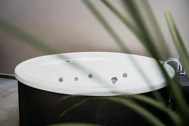 Superior Tek Büyük Yataklı Oda (Outdoor Hot Tub)