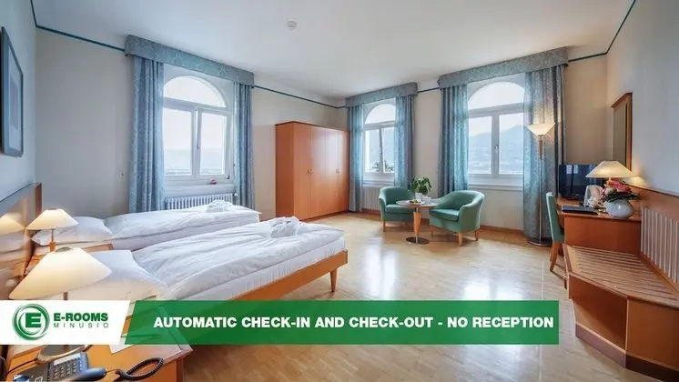 Deluxe Dört Kişilik Oda, Göl Manzaralı