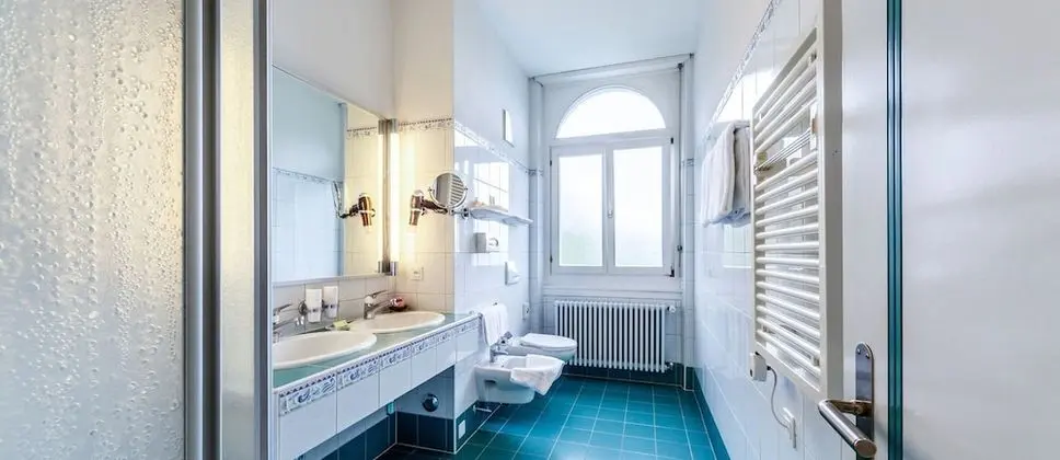 Deluxe Dört Kişilik Oda, Göl Manzaralı