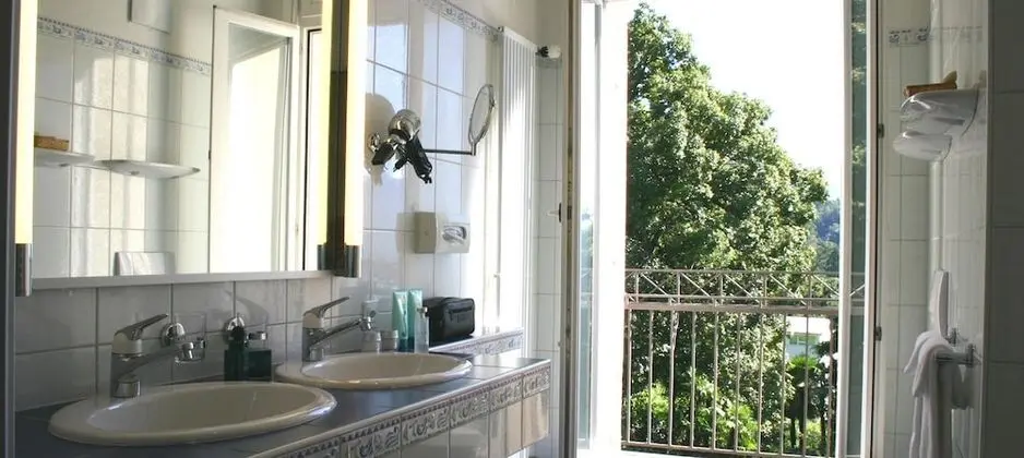 Deluxe Dört Kişilik Oda, Göl Manzaralı