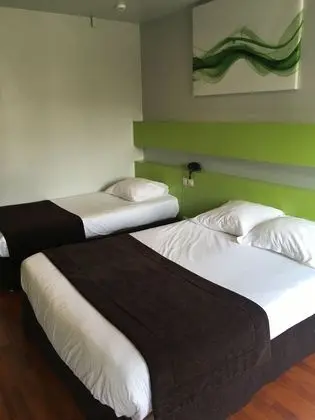 Üç Kişilik Oda