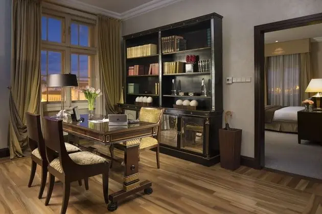 Esplanade Suite, 1 King Bed