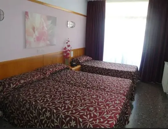 Standard Tek Büyük Yataklı Oda, Balkon (2 Adults and 2 Children)