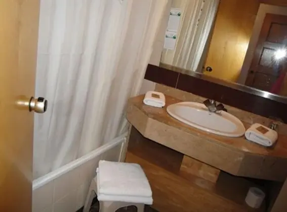 Standard Tek Büyük Yataklı Oda, Balkon (2 Adults and 2 Children)