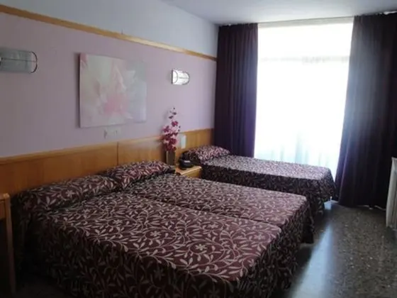 Standard Üç Kişilik Oda, Balkon (with extra bed)
