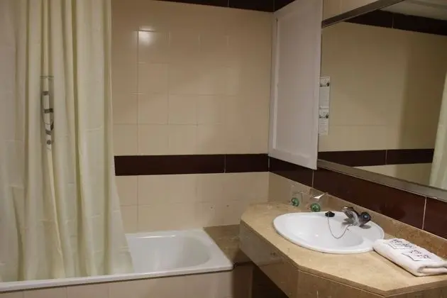 Standard Üç Kişilik Oda, Balkon (with extra bed)