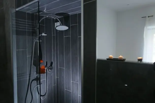 Tek Büyük Yataklı Oda (Carlo&Andrea)