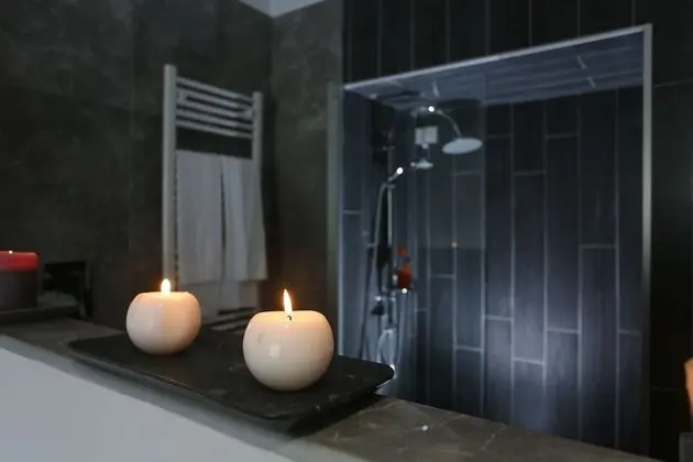 Tek Büyük Yataklı Oda (Carlo&Andrea)