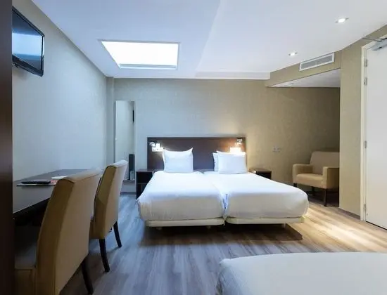 Standard Dört Kişilik Oda