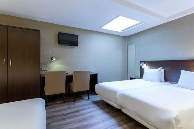 Standard Dört Kişilik Oda