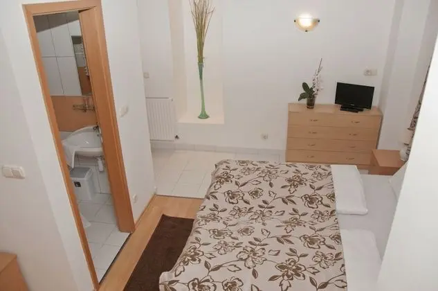 Üç Kişilik Oda