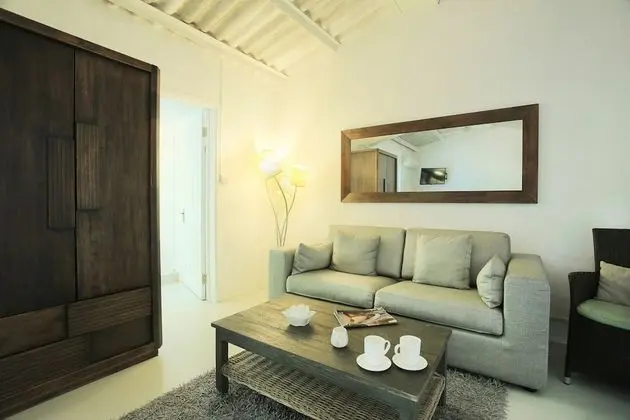 Luxury Oda