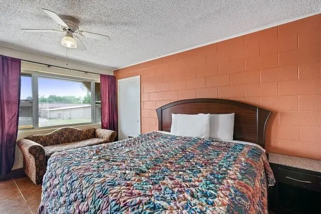 Oda, 1 En Büyük (King) Boy Yatak, Sigara İçilebilir