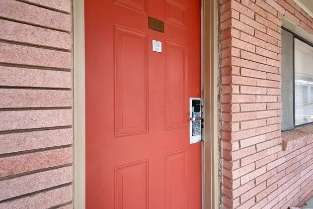 Oda, 2 Büyük (Queen) Boy Yatak