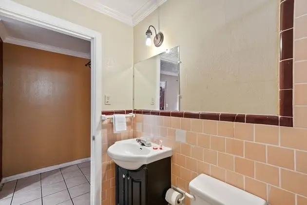 Oda, 2 Büyük (Queen) Boy Yatak