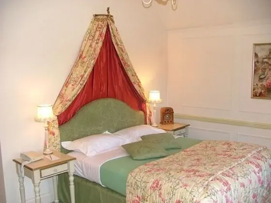 Standard Büyük Yataklı Tek Kişilik Oda