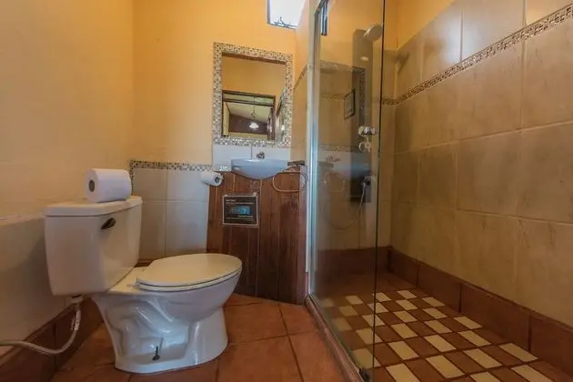 Deluxe Dört Kişilik Oda, Özel Banyo