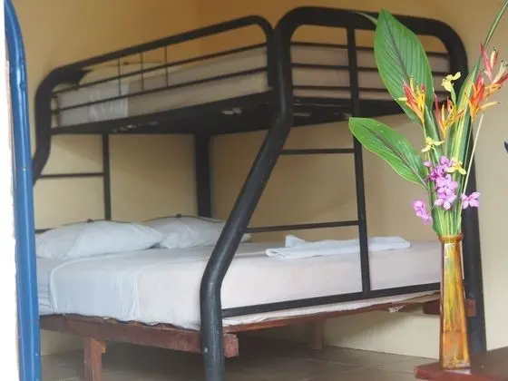 Dört Kişilik Oda, Ortak Banyo