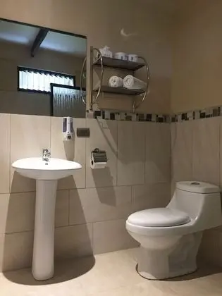 Dört Kişilik Oda, Ortak Banyo