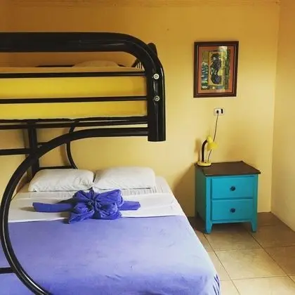 Üç Kişilik Oda, Ortak Banyo