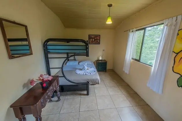 Üç Kişilik Oda, Ortak Banyo