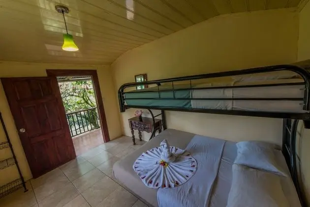 Üç Kişilik Oda, Ortak Banyo