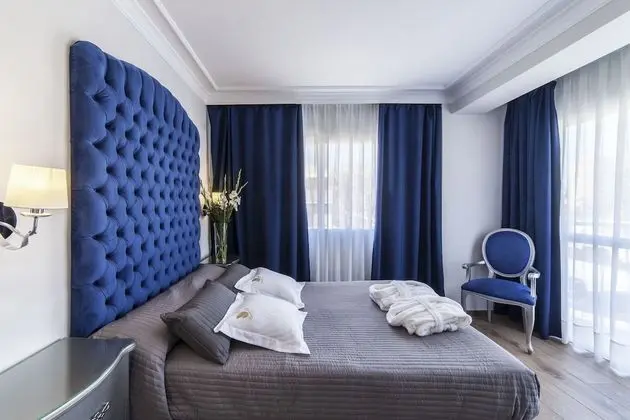 Standard Tek Büyük veya İki Ayrı Yataklı Oda, Balkon, Havuz Manzaralı