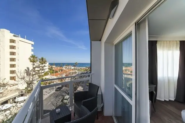 Standard Tek Büyük veya İki Ayrı Yataklı Oda, Balkon, Havuz Manzaralı