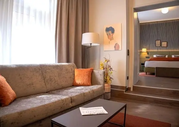 Süit, 1 Çift Kişilik Yatak (Living Room)