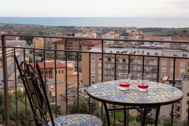 Deluxe Tek Büyük Yataklı Oda, 1 Yatak Odası, Balkon, Deniz Manzaralı