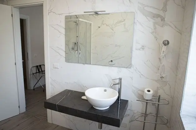 Deluxe Tek Büyük Yataklı Oda, 1 Yatak Odası, Balkon, Deniz Manzaralı