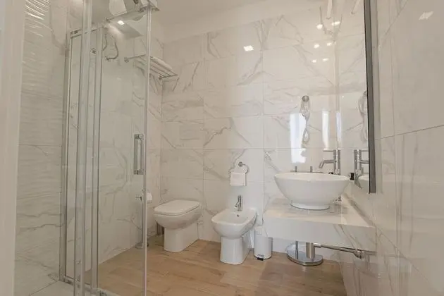 Deluxe Tek Büyük Yataklı Oda, 1 Yatak Odası, Balkon, Deniz Manzaralı
