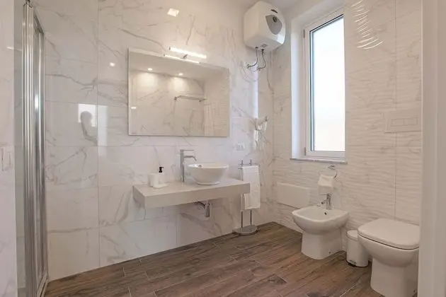 Deluxe Tek Büyük Yataklı Oda, 1 Yatak Odası, Balkon, Deniz Manzaralı