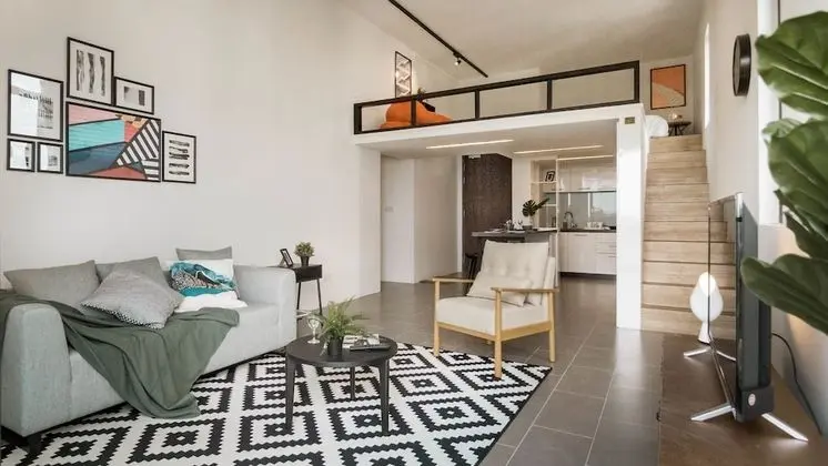 City Çatı Katı (Loft), 1 Büyük (Queen) Boy Yatak (A)