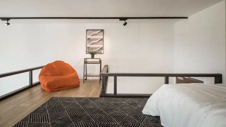 City Çatı Katı (Loft), 1 Büyük (Queen) Boy Yatak (A)