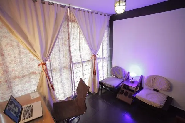 Üç Kişilik Oda, Ortak Banyo (Xanga)