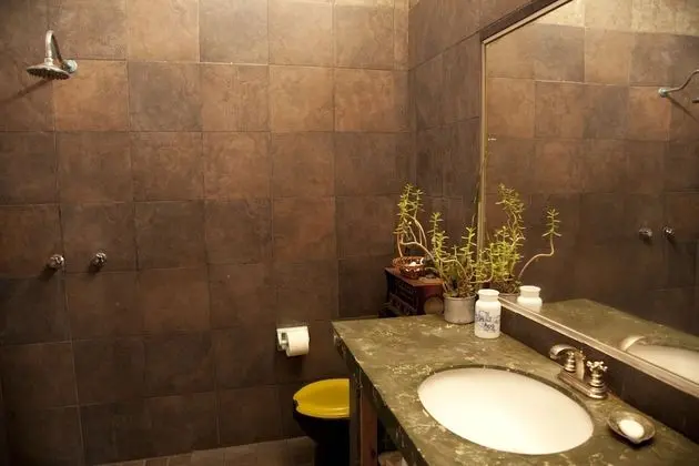 Üç Kişilik Oda, Ortak Banyo (Xanga)