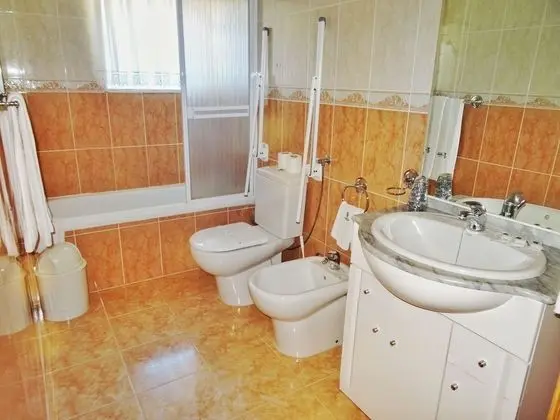 Traditional Üç Kişilik Oda