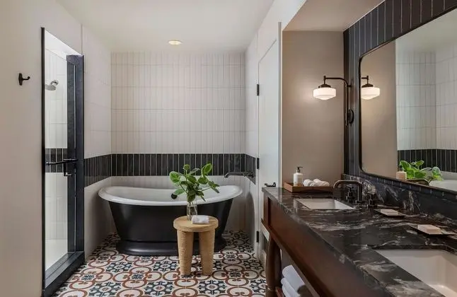 Luxury Süit, 1 En Büyük (King) Boy Yatak, Balkon, Avlu Manzaralı (Presidential Suite, 1 King Bed)