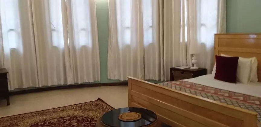 Exclusive Tek Büyük Yataklı Oda