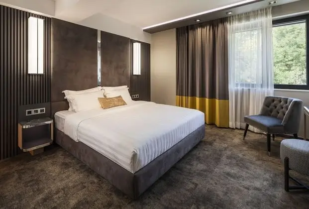 Deluxe Tek Büyük Yataklı Oda