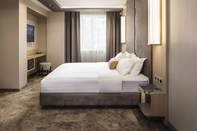 Deluxe Tek Büyük Yataklı Oda