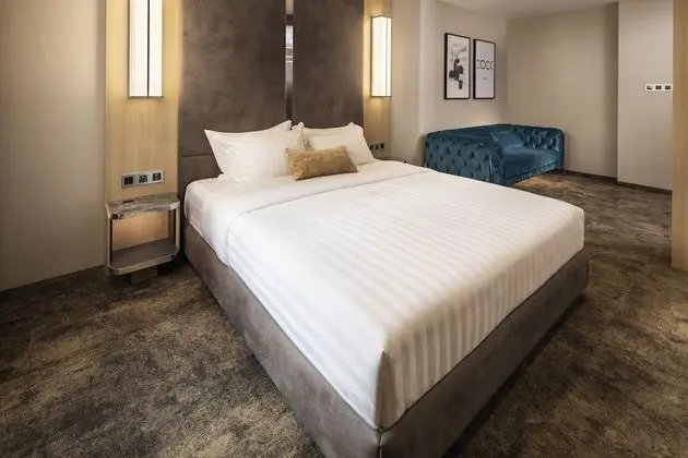 Deluxe Tek Büyük Yataklı Oda