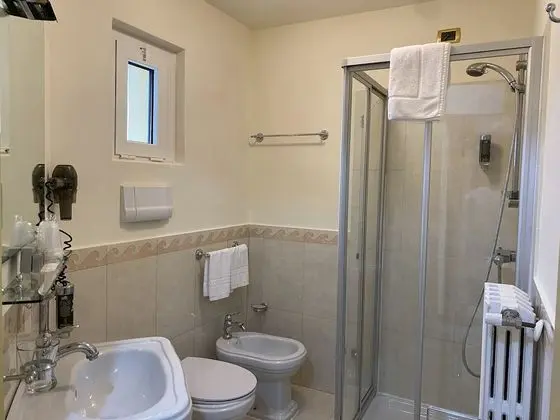 Superior Tek Büyük Yataklı Oda, Göl Manzaralı