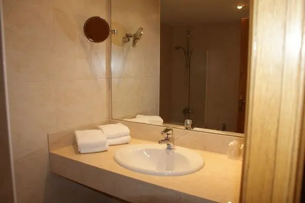 Family Dört Kişilik Oda