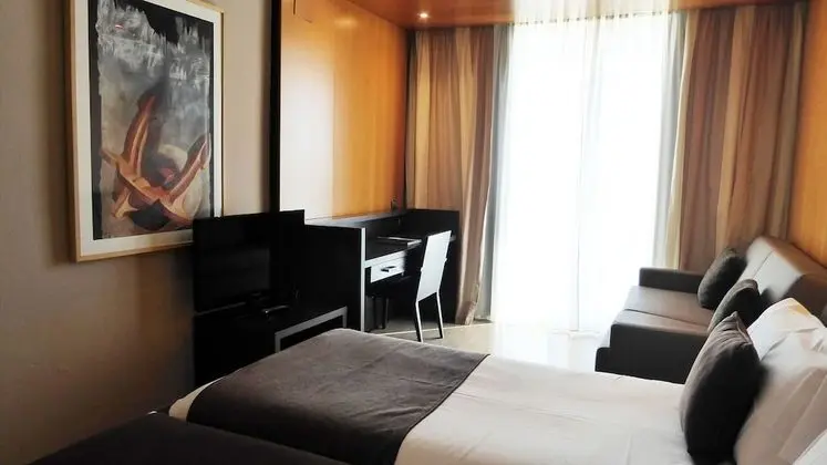 Deluxe Tek Büyük veya İki Ayrı Yataklı Oda, Balkon, Deniz Manzaralı