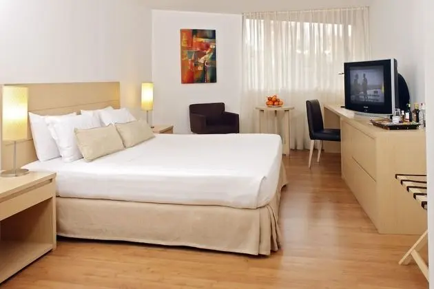 Standard Oda, 1 Büyük (Queen) Boy Yatak (Standard Queen Bed)