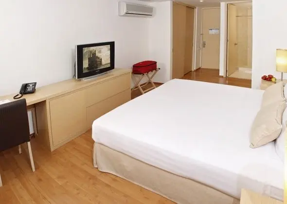 Standard Oda, 1 Büyük (Queen) Boy Yatak (Standard Queen Bed)